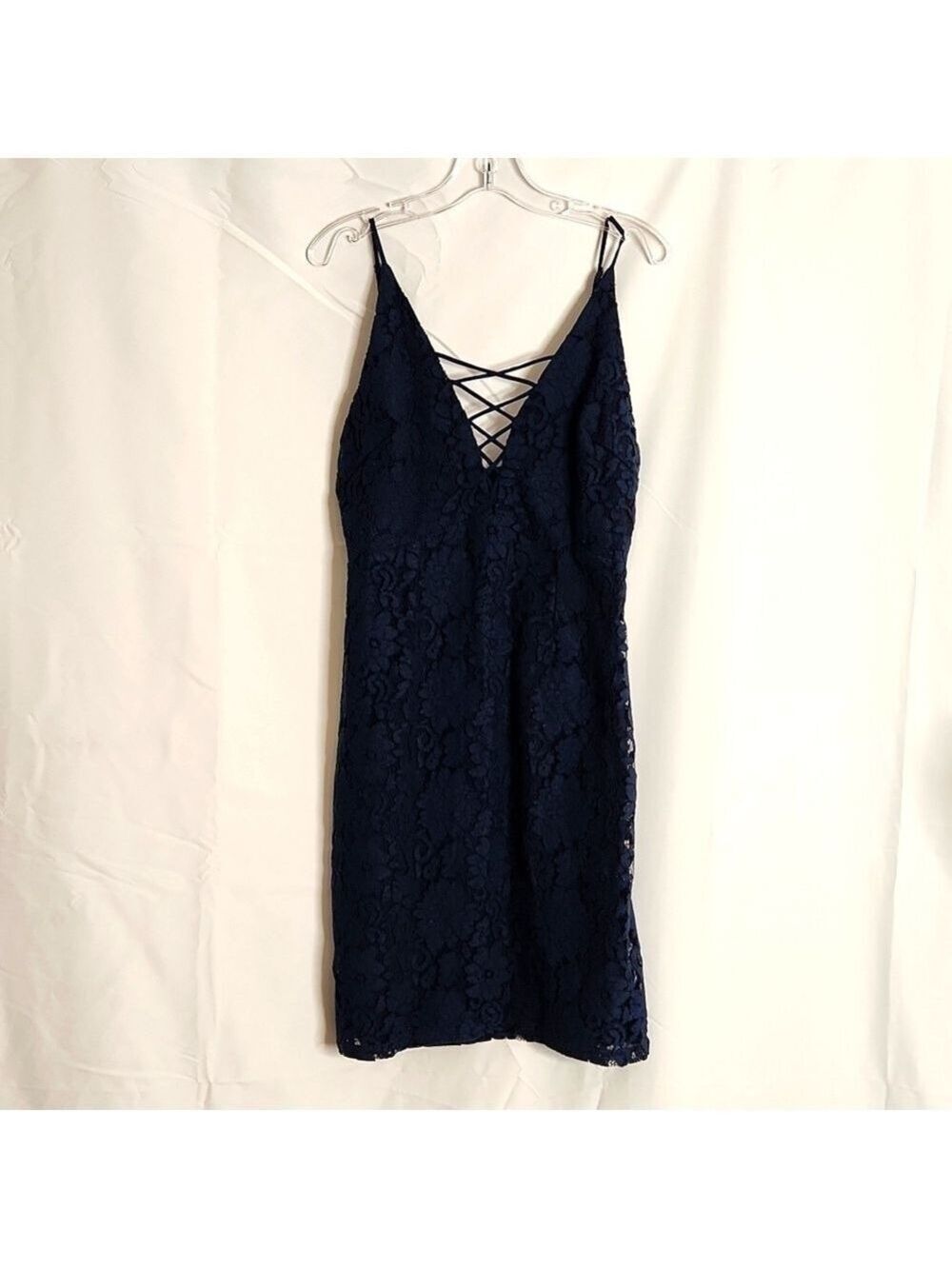 ASTR navy lace plunge criss-cross party cocktail dress  Sz: S